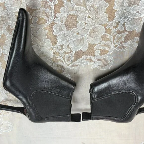 NEW-ZARA-Women black leather heel  Boots.Cambodia. - Picture 9 of 12